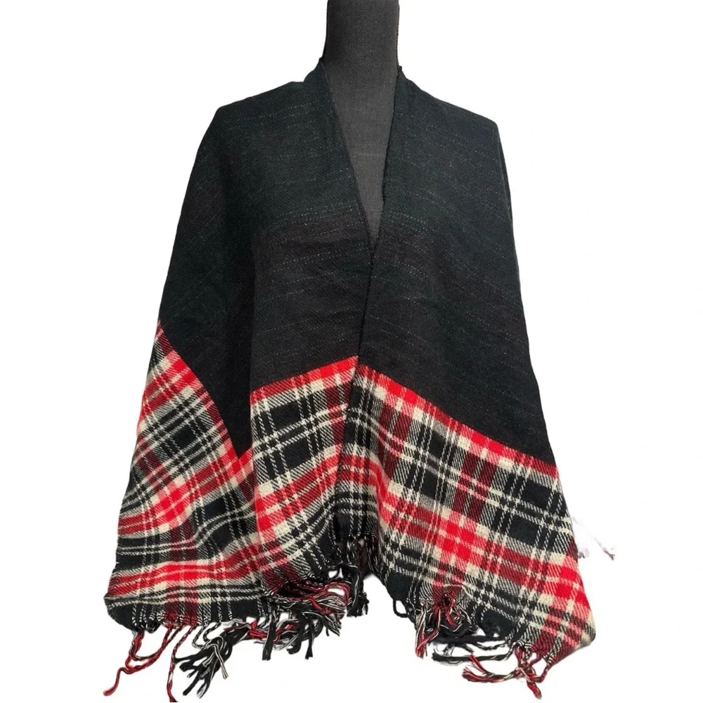 Super Soft & Cozy Reversible Extra Large Poncho Wrap Plaid Black Red White EUC